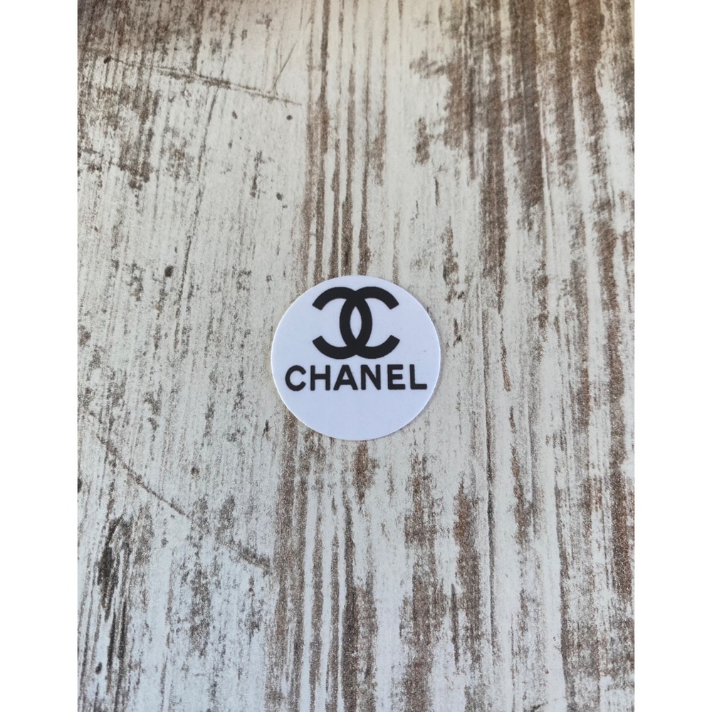 Brand new Chanel exclusive bundle - Picture 7 of 8